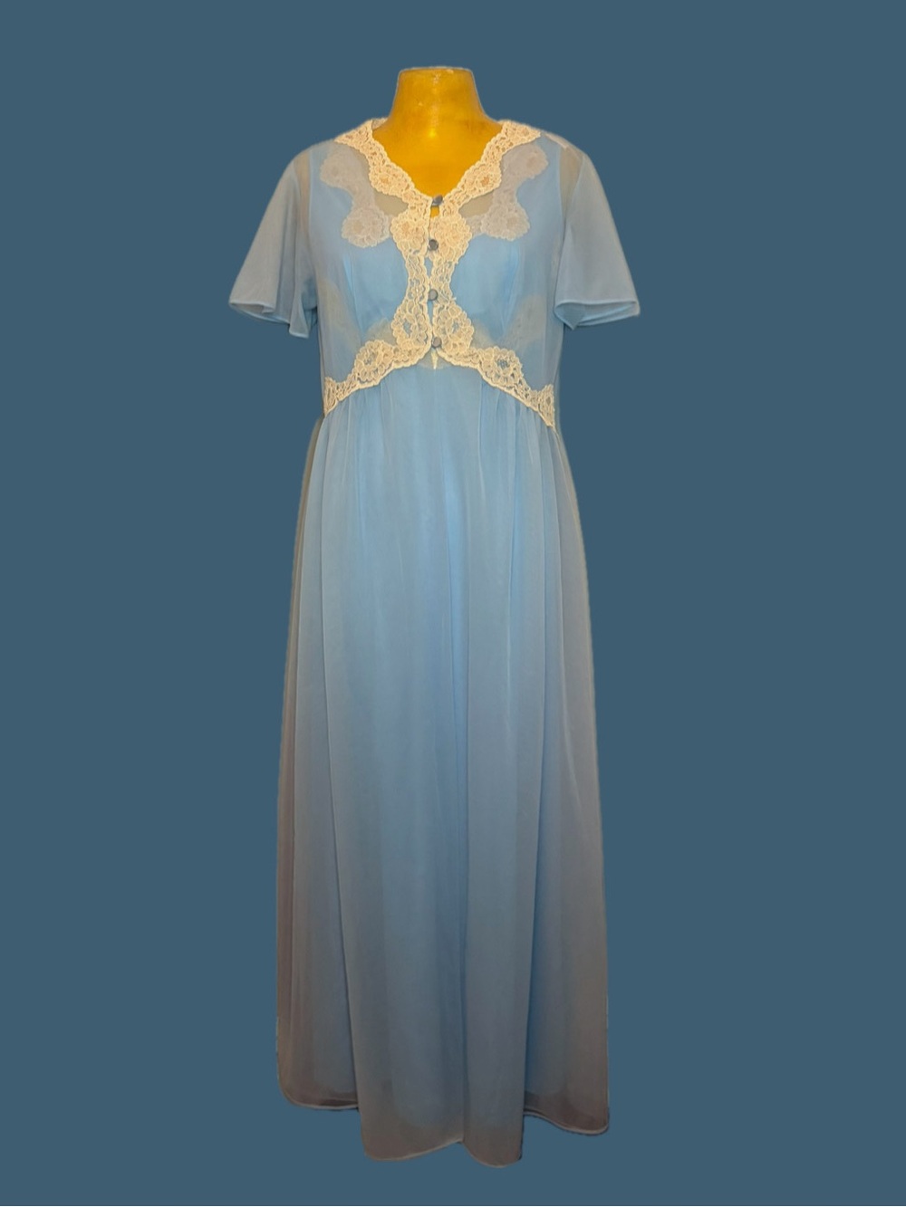 🐬Vintage 70s Pastel Blue Lace Peignoir Nightgown Set🐬
